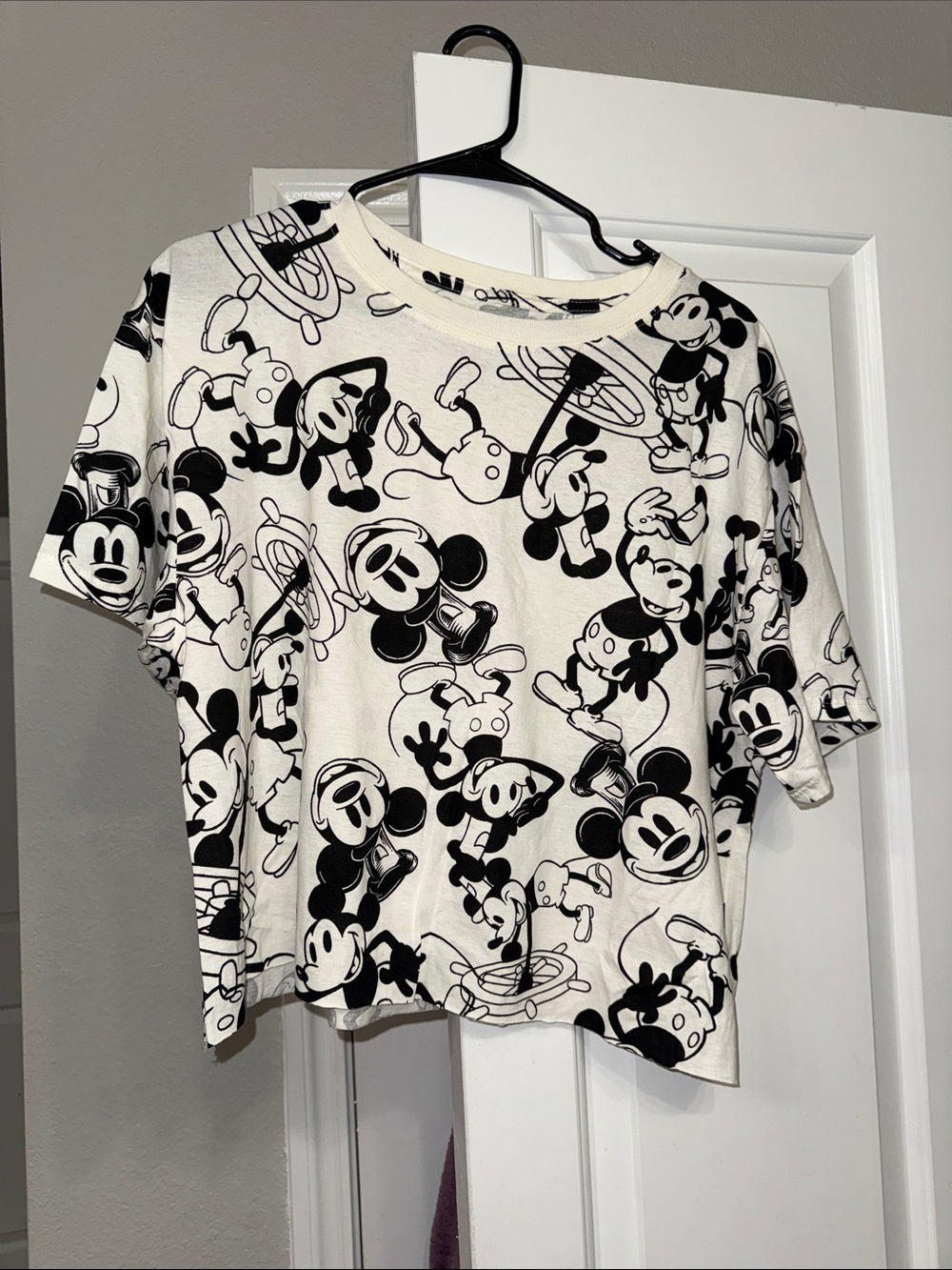 Disney Black and White Mickey Mouse Graphic Cropped Tee